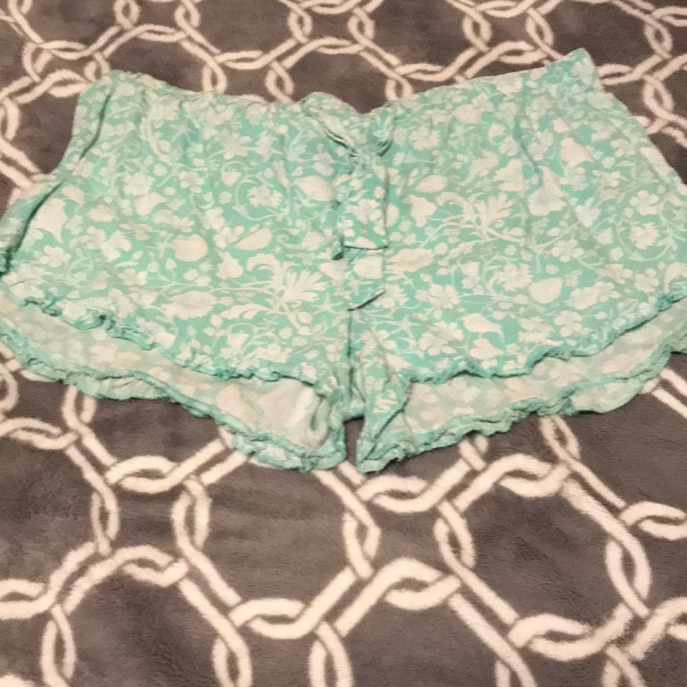 Sea Shell Shorts - Picture 2 of 3
